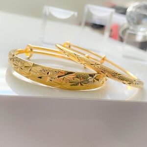 Elegant Star splash Gold Bangle Bracelet - bangle